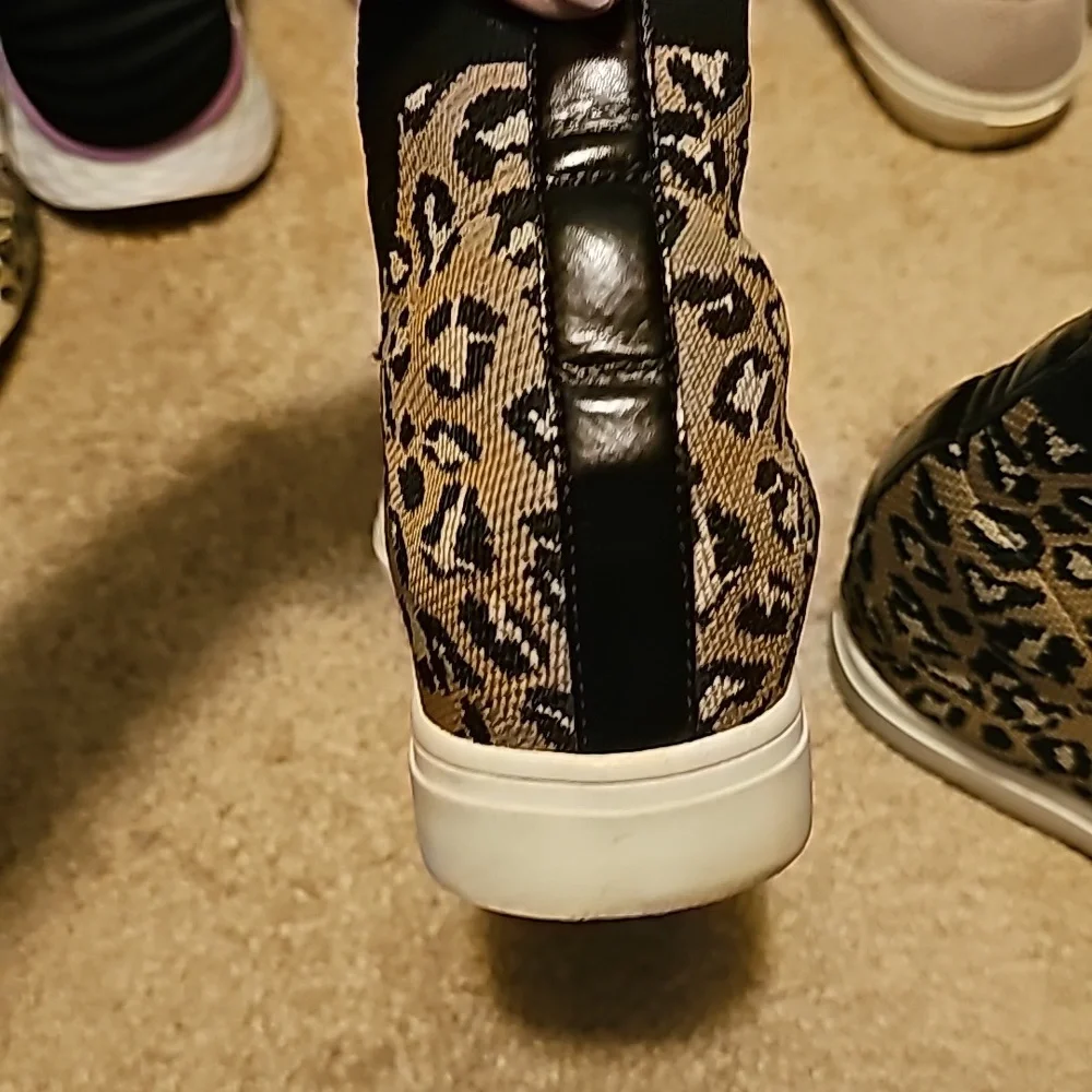 Womens Shoes - Picture 3 of 3